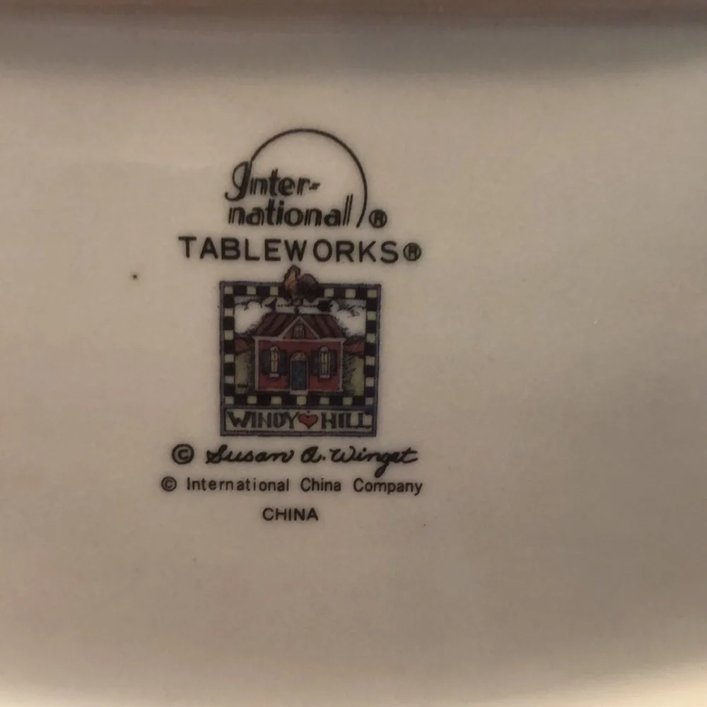 International Tableworks mwot excellent